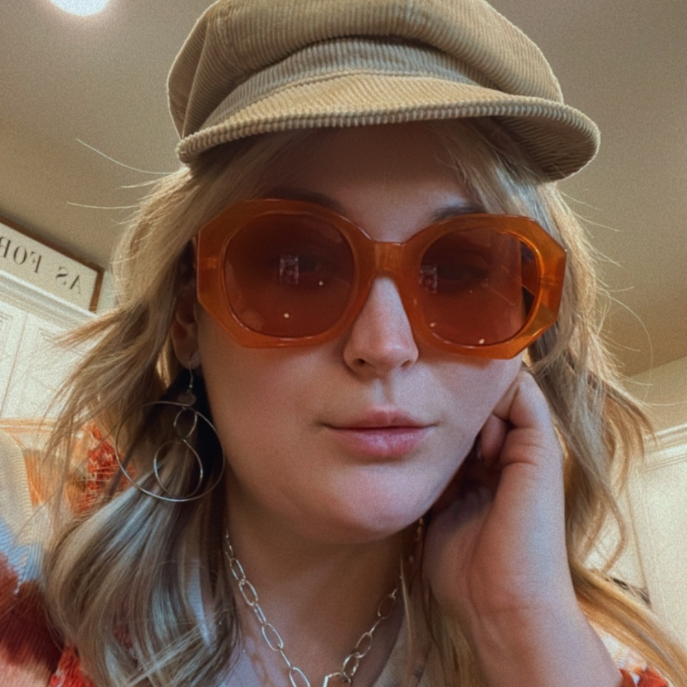 Meet your Posher, Alycia